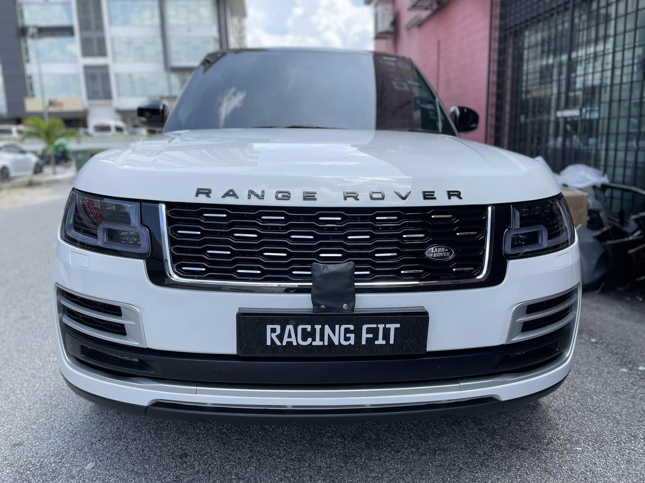 VOGUE RANGE ROVER SVA FACELIFT BODYKIT CONVERSION